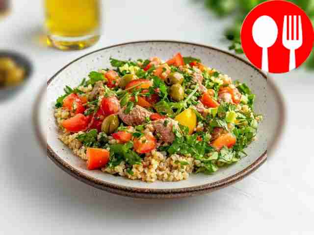 Hearty salad with bulgur and beef