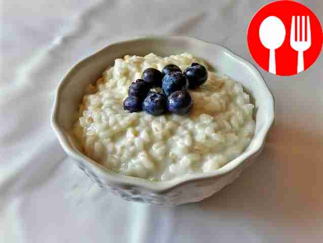 Milk rice porridge with cream
