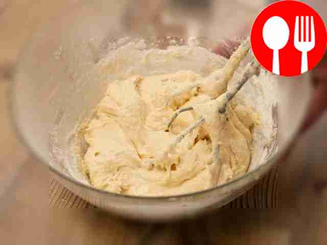 Prepare the base: mix the egg with kefir, then...