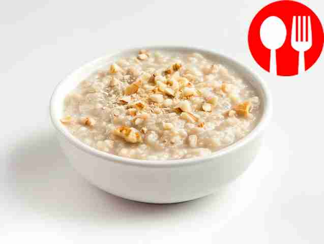 Овсяная каша на молоке с сахаром Oatmeal with milk and sugar