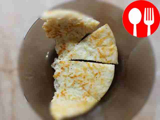 Rice pancake with cheese