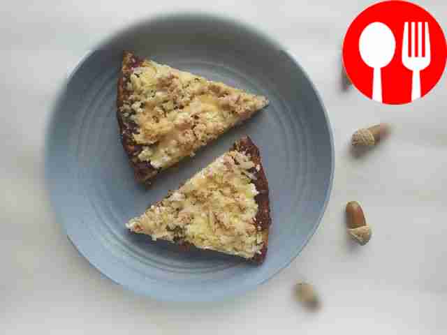 Quick bread pizza in a pan with tuna and cottage cheese