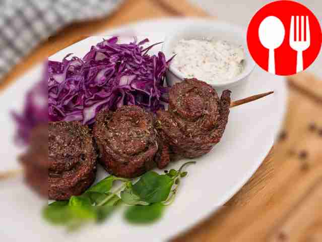 Подавайте мясистых улиток вместе с салатом...