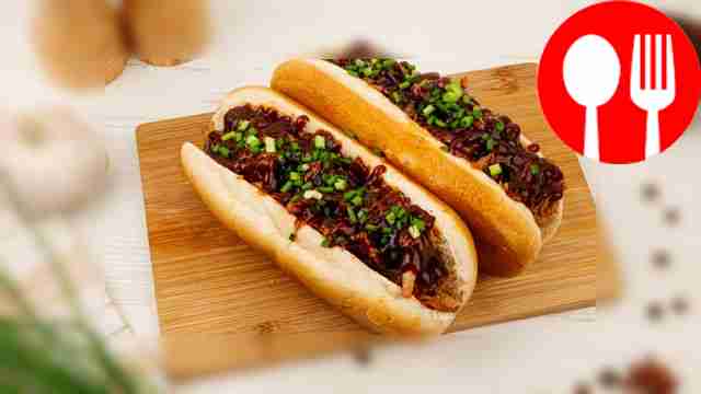 Hot dog with pulled pork