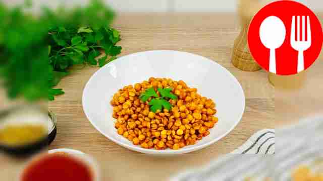 Горох на сковороде