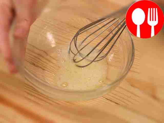 Beat the whites until smooth.