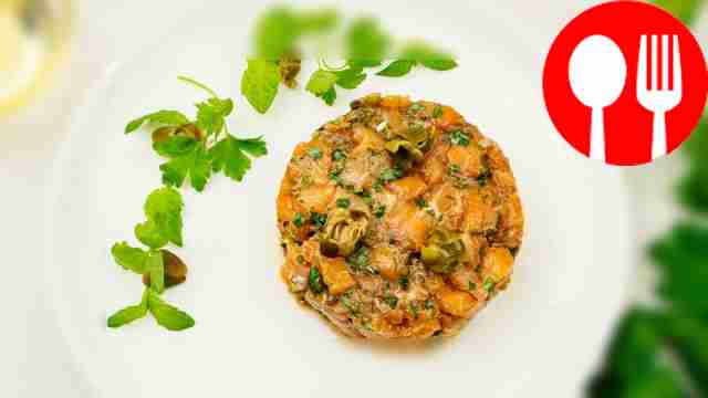 Тартар из семги с каперсами