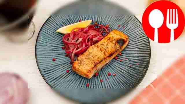 Семга, запеченная в гранатовом соке