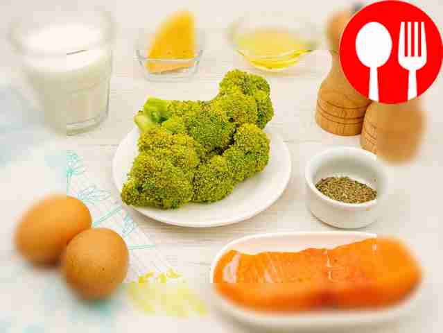 Подготовьте необходимые ингредиенты. Рыбу...