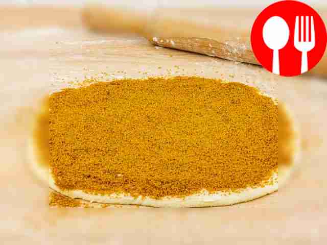 Растопите сливочное масло и щедро распределите...