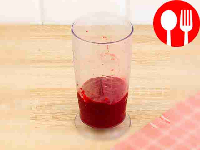 Place fresh or defrosted cherries in a blender...