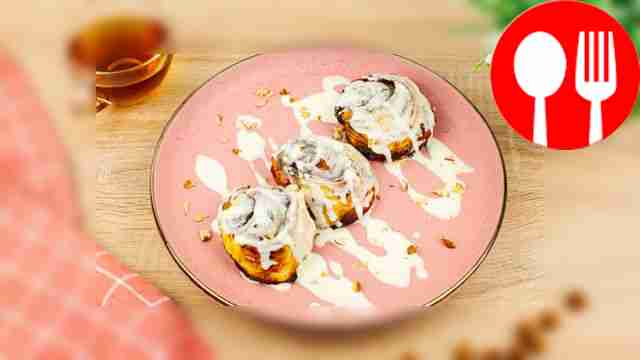 Cinnabons with cherries