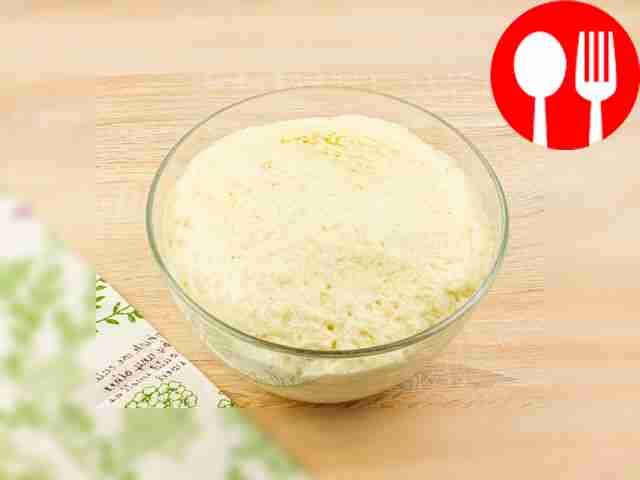 Затем добавьте пшеничную муку и вымесите...