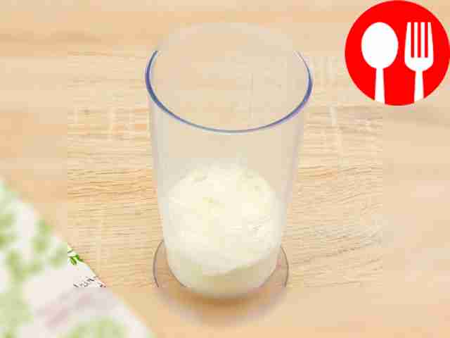 Взбейте в блендере или отдельной миске...