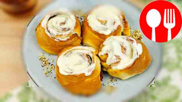 Синнабоны с малиной