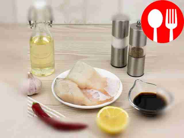 Rinse the pike perch fillet under running...