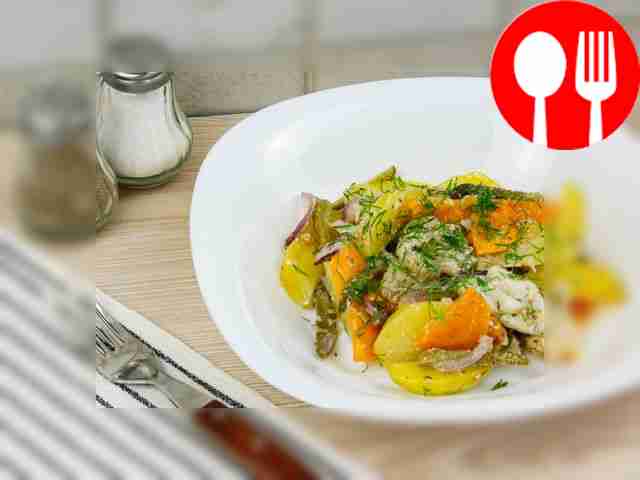 Pike perch with potatoes and pickles