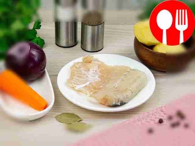 Проверьте филе судака на косточки и удалите...