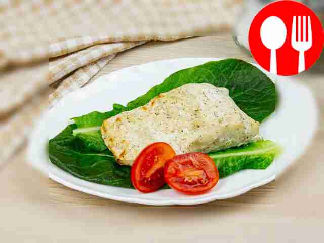 Diet pike perch with sour cream