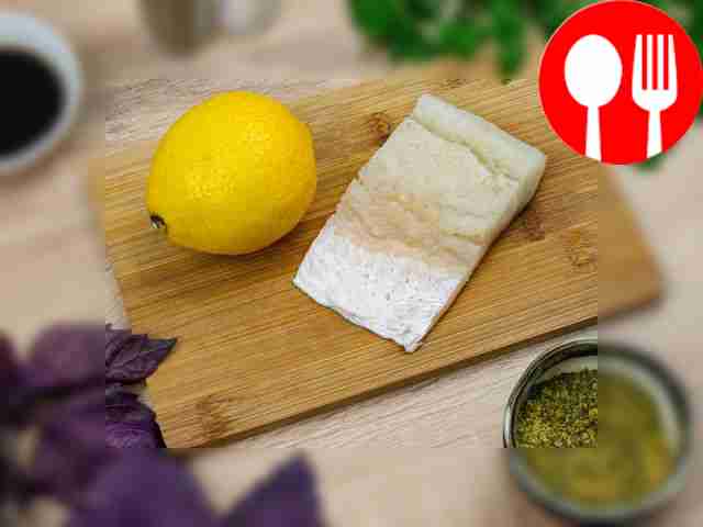 Удалите у судака пленки и кости, тщательно...