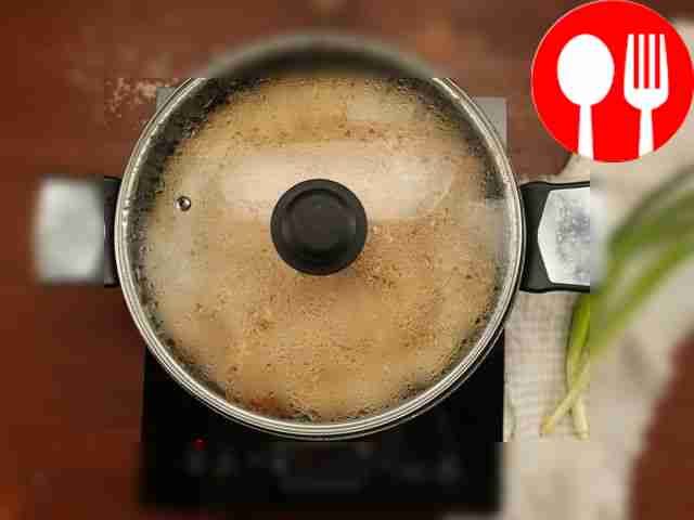 Add salt and pepper, place washed rice on top...