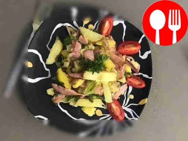 Potato salad with bacon and cheese