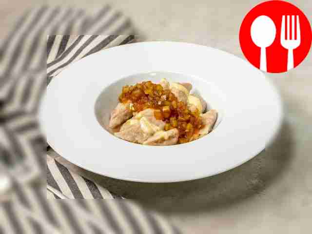 Hedgehogs with apples