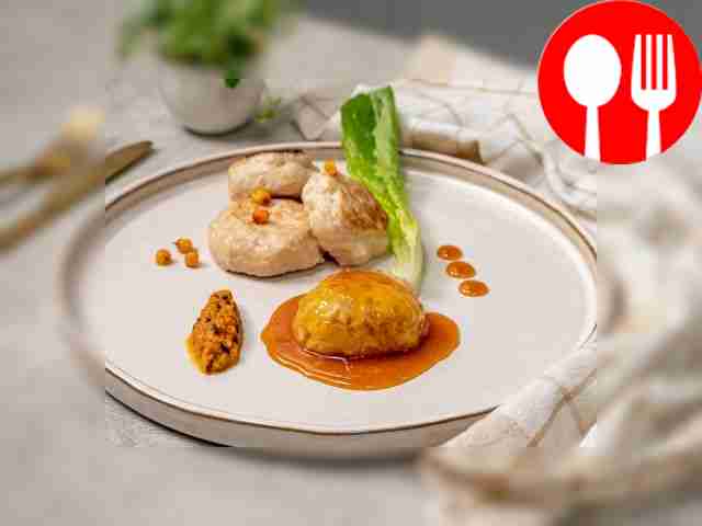 Hedgehogs with sea buckthorn