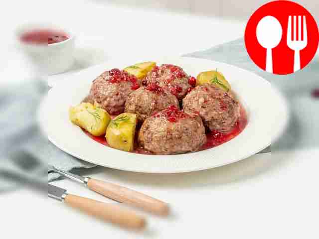 Hedgehogs with lingonberries