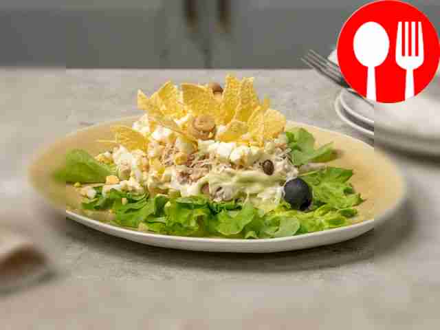 Hedgehog salad with chips