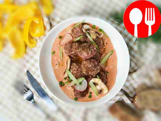 Place the stewed hedgehogs along with the...