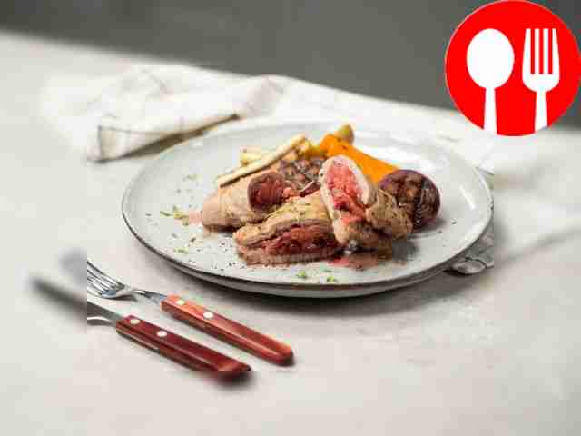 Chop with lingonberries