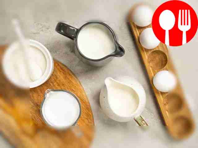 Вымойте куриные яйца и отделите желтки от...