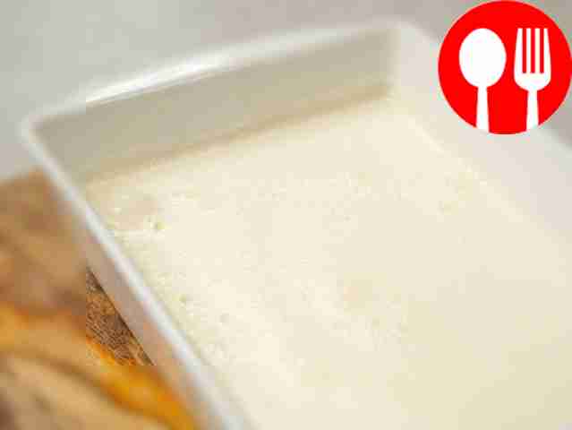 Приготовьте пломбир. Холодные сливки взбивайте...