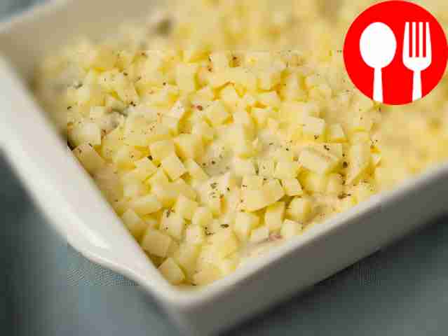 Сделайте отбивные с маринованными огурцами. На...