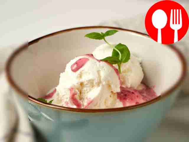 Пломбир с малиновым джемом