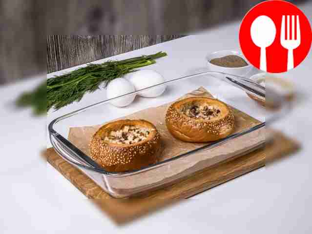 Place the mushroom and cheese mixture inside each bun.