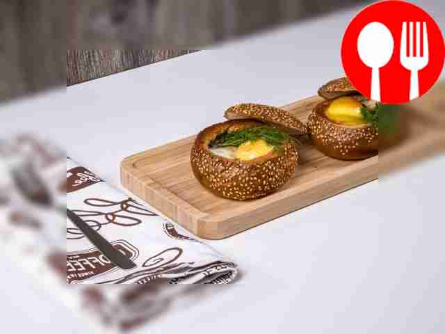 Breakfast buns with egg, cheese and mushrooms