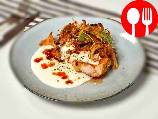 Chop with chanterelles