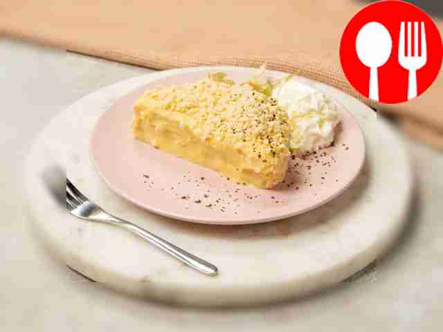 Before serving, sprinkle the Ice Cream cake...