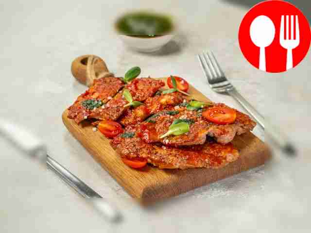 Отбивная с кетчупом