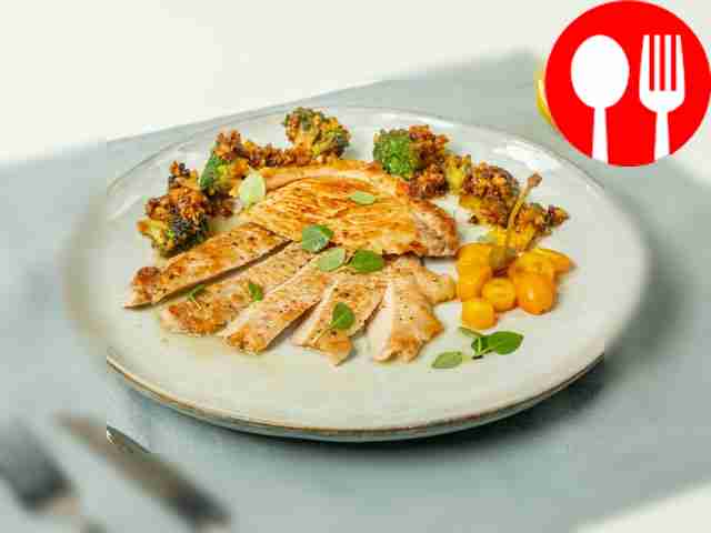 Отбивная с брокколи