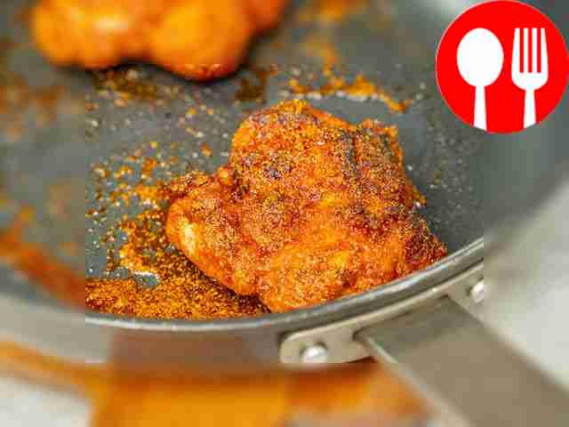 Fry the chops. Heat 1 tbsp. l. oil in a grill...