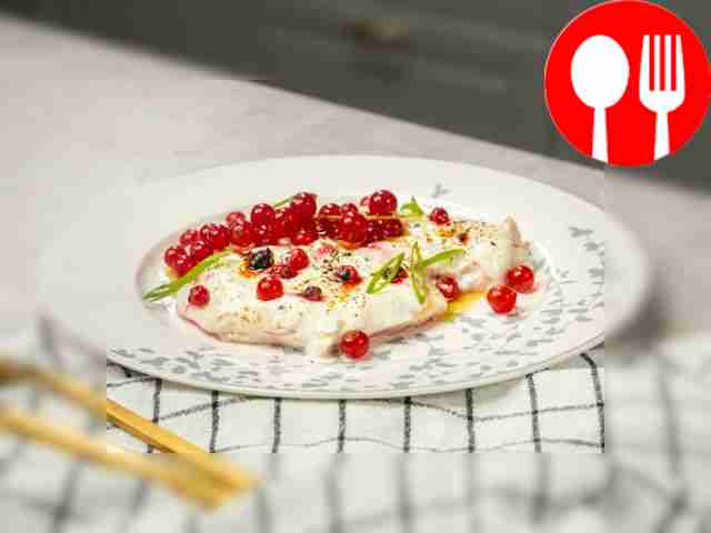 Отбивная с красной смородиной