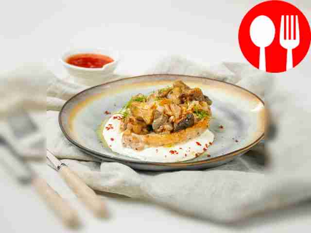 Отбивная с белыми грибами