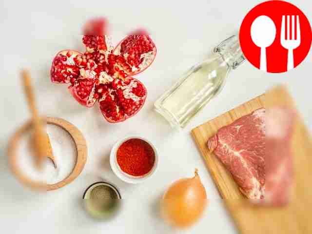 Свинину избавьте от жил и пленок, разрежьте на...