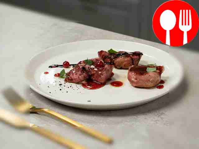 Отбивная с красным вином