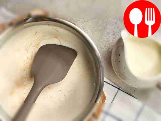 Добавьте сливки к карамели. Отдельно доведите...