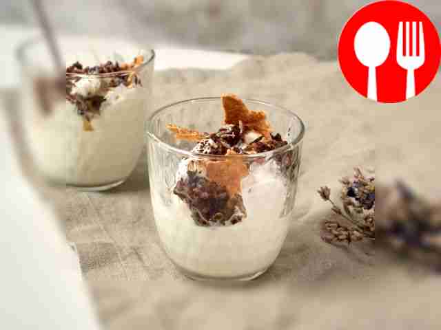 Ice cream with dried dates