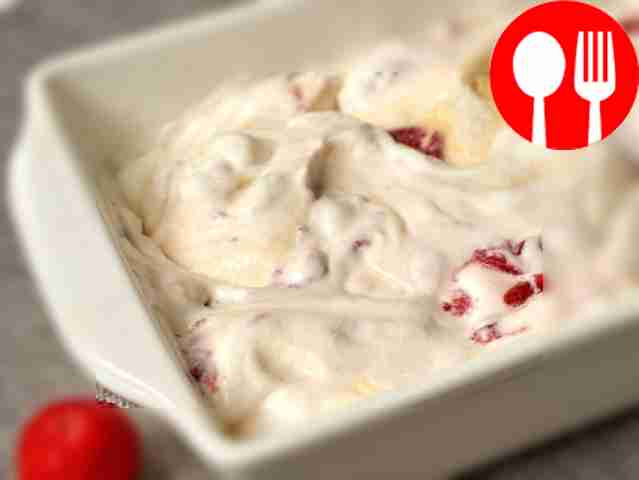 Дайте пломбирy застыть. Разложите его по...